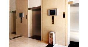被困電梯時，做這些舉動很危險！